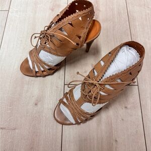 Pour La Victoire Tan Lace-Up Heels - 7.5 Gossip Girl